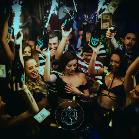 Cirque Le Soir